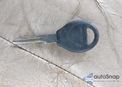 1997 Nissan Pathfinder Le/Se/Xe z USA, uszkodzony, nr VIN JN8AR05Y9VW188020